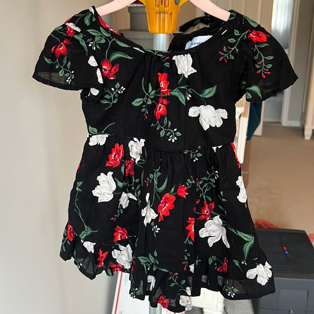 Old Navy Toddler Christmas Holiday Dress Red, Green and Black. Size 18-24M.